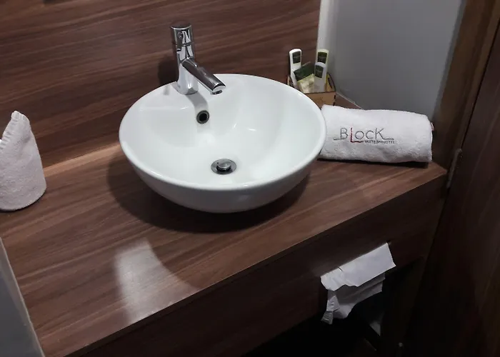Hotel Block 3*