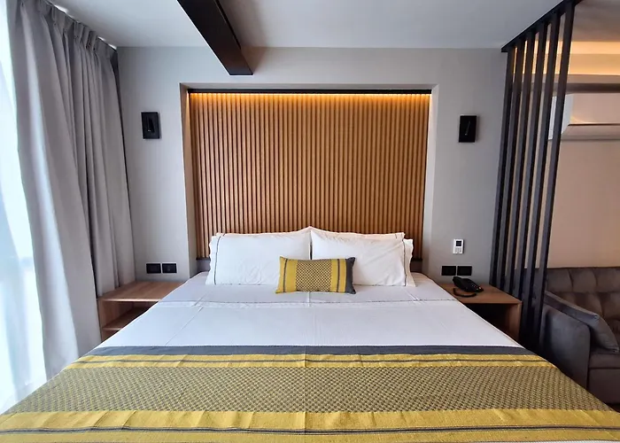 Block Hotel 3*