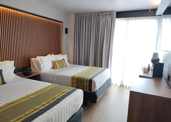 Block Hotel 3*
