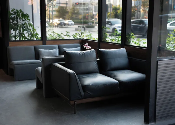 Block Hotel