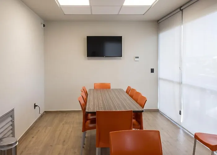 Block Hotel 3*